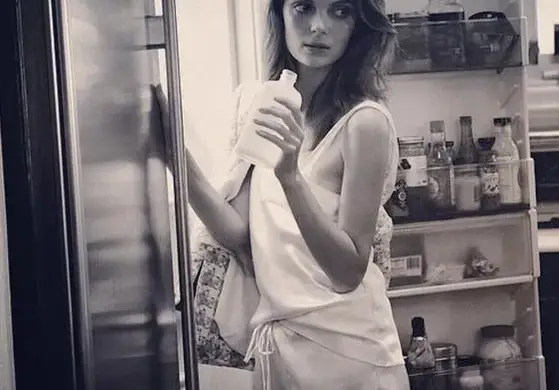 Нора Шопова е бременна! Коремчето на водещата подозрително се е заоблило