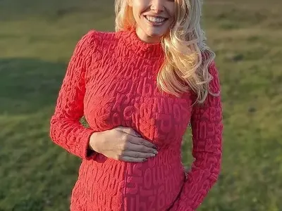 От кого чака близнаци Ева Веселинова?