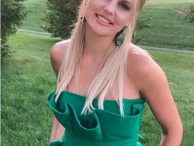 Пълна промяна: Вдовицата на Шарлопов си смени физиономията! (Снимка)