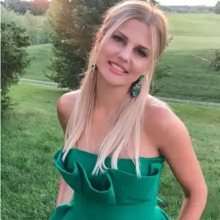 Пълна промяна: Вдовицата на Шарлопов си смени физиономията! (Снимка)