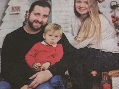 Първанови с коледна фотосесия за 250 лева (Вижте семейните кадри)