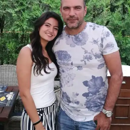 Пейо Пощальона затвори пиано бара и откри музикална школа за деца