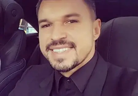 Подариха на Божинов... червило!