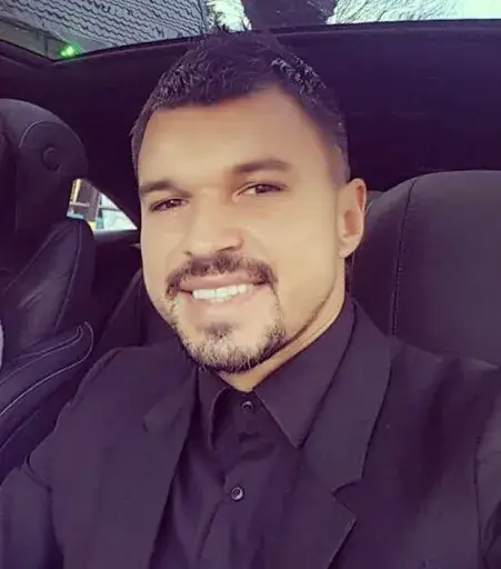 Подариха на Божинов... червило!