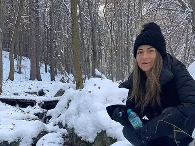 Саня Жекова ГОРЕЩА на снега (СНИМКИ)