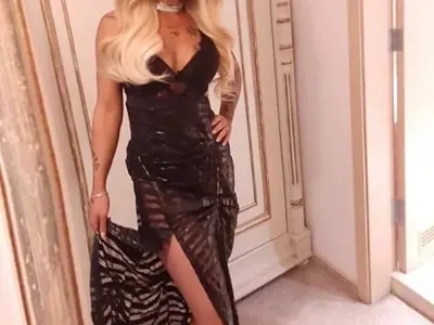 ШОК! Ето я най-татуираната фолкпевица (Горещи снимки)