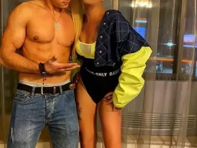 ШОК! Ето я най-татуираната фолкпевица (Горещи снимки)