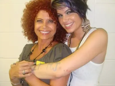 Сия от Тоника загуби и бившия си съпруг, не могъл да преживее смъртта на детето им (Снимки)