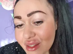 Скандалната интернет звезда Ваня Великова е първият участник в Мис Плюс Сайз