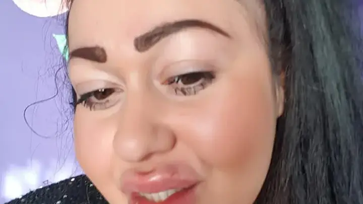 Скандалната интернет звезда Ваня Великова е първият участник в Мис Плюс Сайз