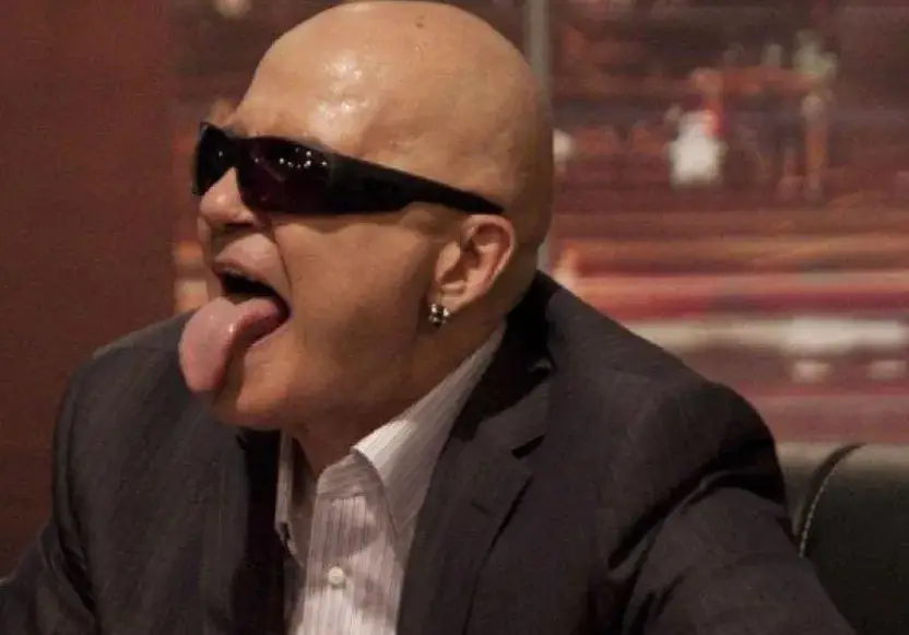 Слави Трифонов яде порция филе за 160 лв (Дългия с личен готвач, бои се какво има в храната)