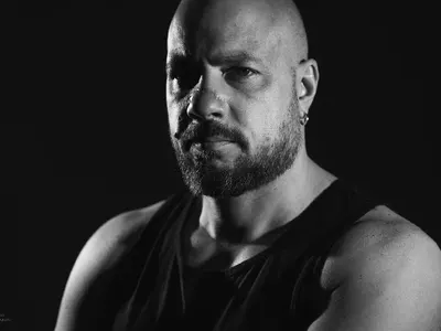 След спортен инцидент: Сглобиха носа на Николай  Попов  от „Обратен ефект“ (Снимки)