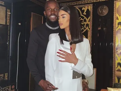 Соу пои гаджето с вино преди мач (Снимка)