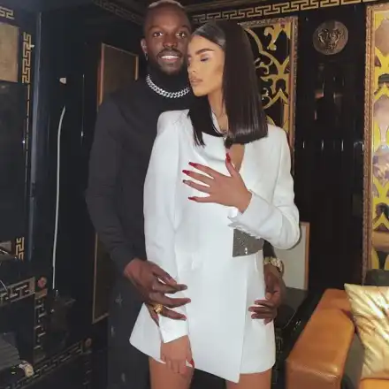 Соу пои гаджето с вино преди мач (Снимка)