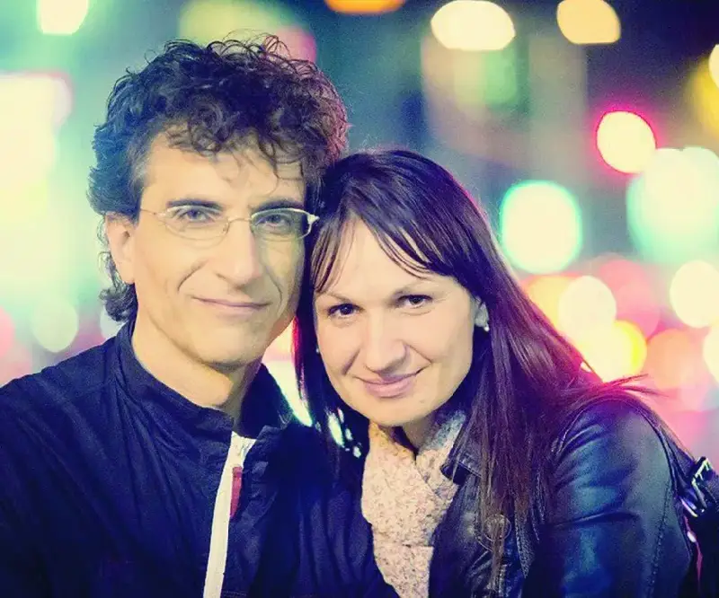 Стунджи стана мъж под чехъл, новата му го върти на малкия си пръст