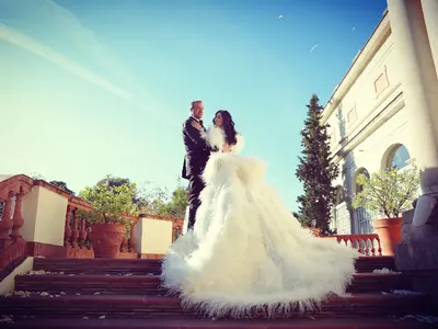 Сватбената рокля на Цеци Красимирова тежала 35 кг (Бижуто на Евгения Борисова струва минимум 50 бона)