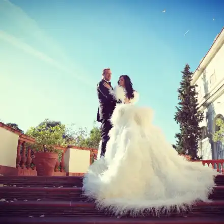 Сватбената рокля на Цеци Красимирова тежала 35 кг (Бижуто на Евгения Борисова струва минимум 50 бона)