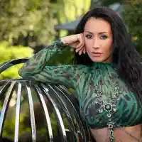 Ти да видиш! Джена 3-та година студентка по криминалистика