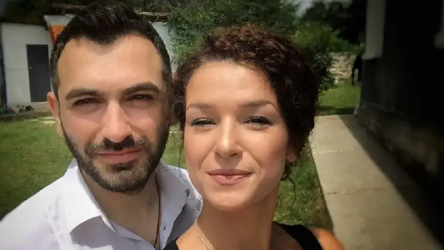 Алекс Кръстева посрещна празниците в нов дом