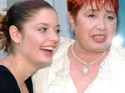 Алекс Сърчаджиева си говори с починалата си майка