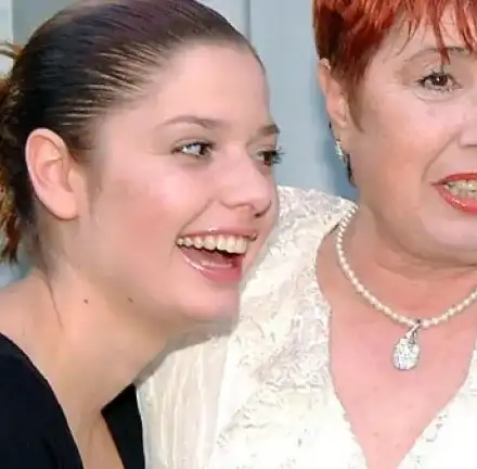 Алекс Сърчаджиева си говори с починалата си майка