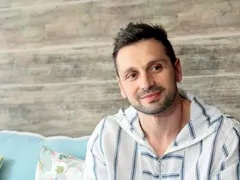 Александър Сано става звезда в САЩ