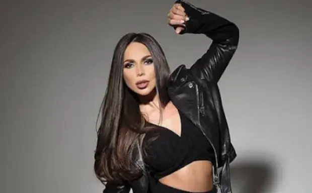 Алисия се хвана за ските