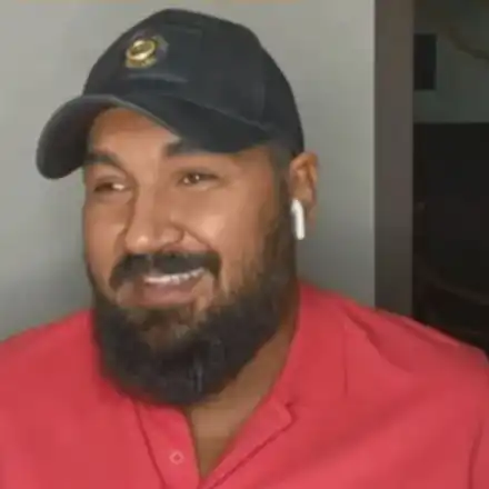 Азис не си помни текстовете на песните си