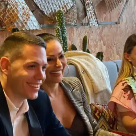 Цеца Величкович заби младо гадже (Двамата посрещнаха Нова година заедно)