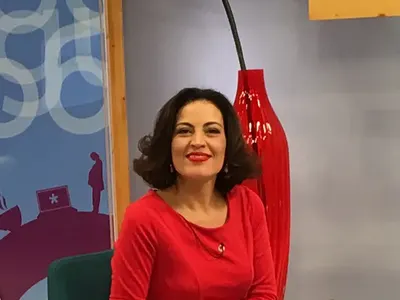 Деси Стоянова си отглежда котка-петел