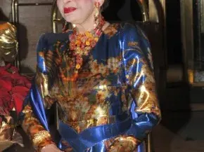 Джулия Бул: от милионите до бедността! Син неблагодарник я разорява и я тиква в старчески дом