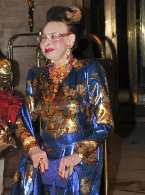 Джулия Бул: от милионите до бедността! Син неблагодарник я разорява и я тиква в старчески дом