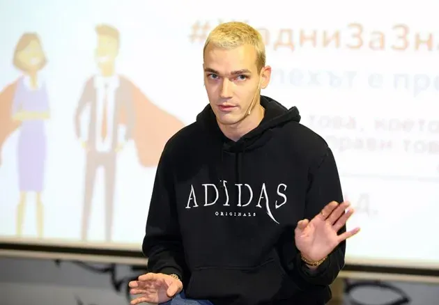 Емил Конрад откри биологичните си родители, във вените му тече гръцка и италианска кръв