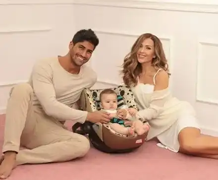 Енджи Касабие нае майка си за бавачка