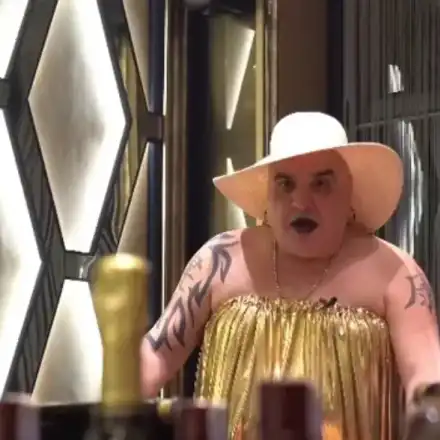 Фънки се накирпи като жена, щом пребори Ковид-19