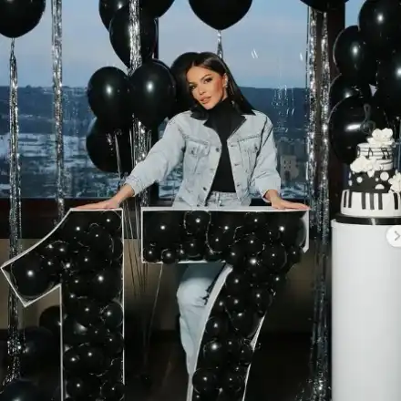 Галена празнува 17 години на сцената (Снимки)