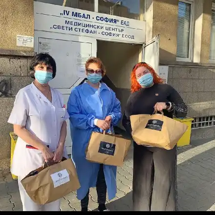 Хотел „Маринела\" не спира с благотворителните жестове! Осигурява помощ за семействата на медици, загубили живота си заради ковид