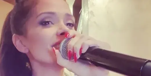 И Преслава почна с домашните концерти!