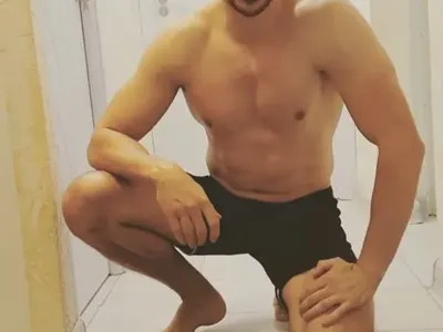 Ивайло Захариев превърна дома си във фитнес