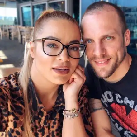 Жени си „събира багажа“, Джаферович за миг се зарадвал