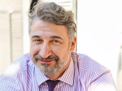 Кирил Ефремов върти любовница в Сатиричния театър! (Жена му го хвана)