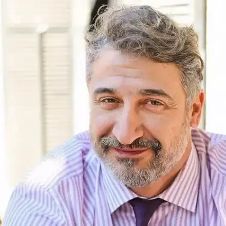 Кирил Ефремов върти любовница в Сатиричния театър! (Жена му го хвана)