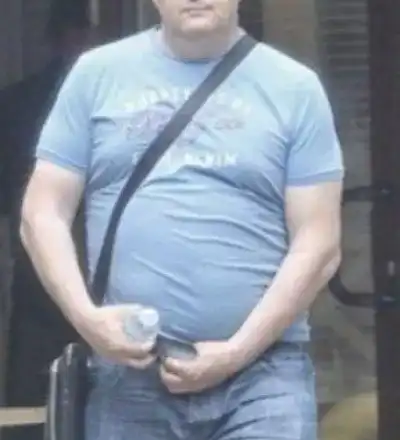 Краси Радков си лакира ноктите