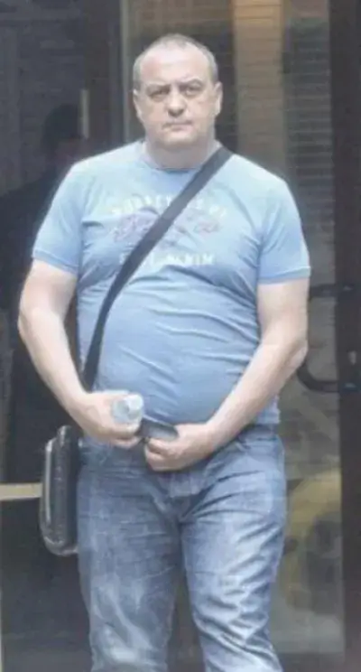 Краси Радков си лакира ноктите