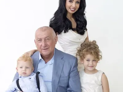 Майкъл Чорни в тежък развод – бившата му го съди за 25 млн. долара + снимка на младото му гадже