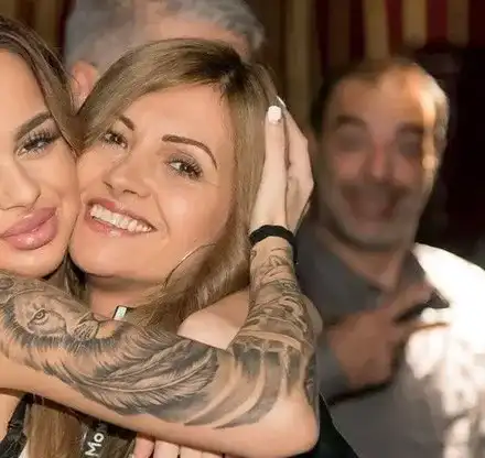 Майката на Сузанита си търси работа като детегледачка (Шенай се чуди как да закърпи семейния бюджет)