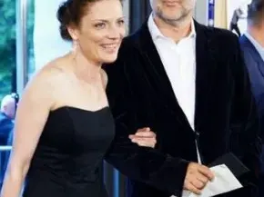 Мъжът на Теодора Духовникова помага на нуждаещи се (Стефан храни бедните)