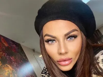 Михаела Стоичкова захвърли дрехи на Малдивите (СНИМКИ ТУК)