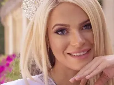 Мис България закъса с кръста