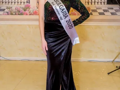 „Мисис България“ продава короната си, за да живее малката Велина